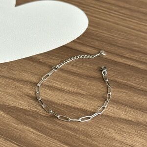 Elegant Silver Chain Bracelet Q63